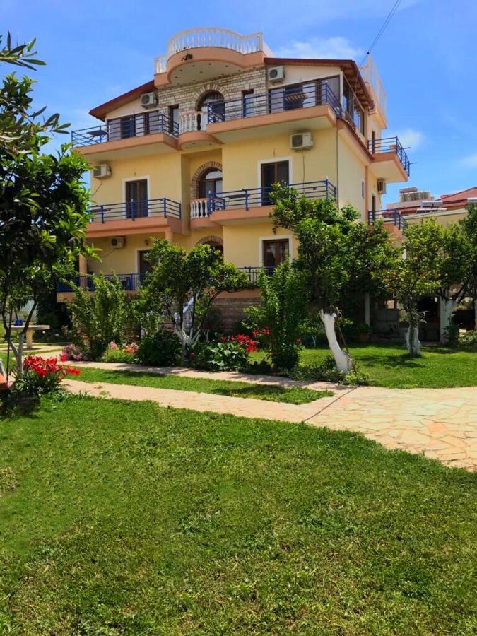 Vila Laura Pasha Βίλα Εξαμίλιο Εξωτερικό φωτογραφία