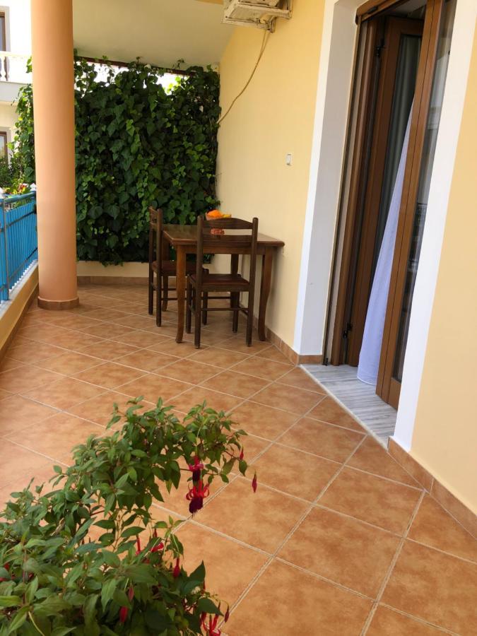 Vila Laura Pasha Βίλα Εξαμίλιο Εξωτερικό φωτογραφία