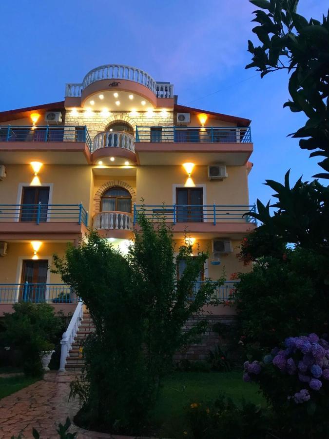 Vila Laura Pasha Βίλα Εξαμίλιο Εξωτερικό φωτογραφία