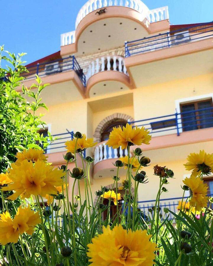Vila Laura Pasha Βίλα Εξαμίλιο Εξωτερικό φωτογραφία