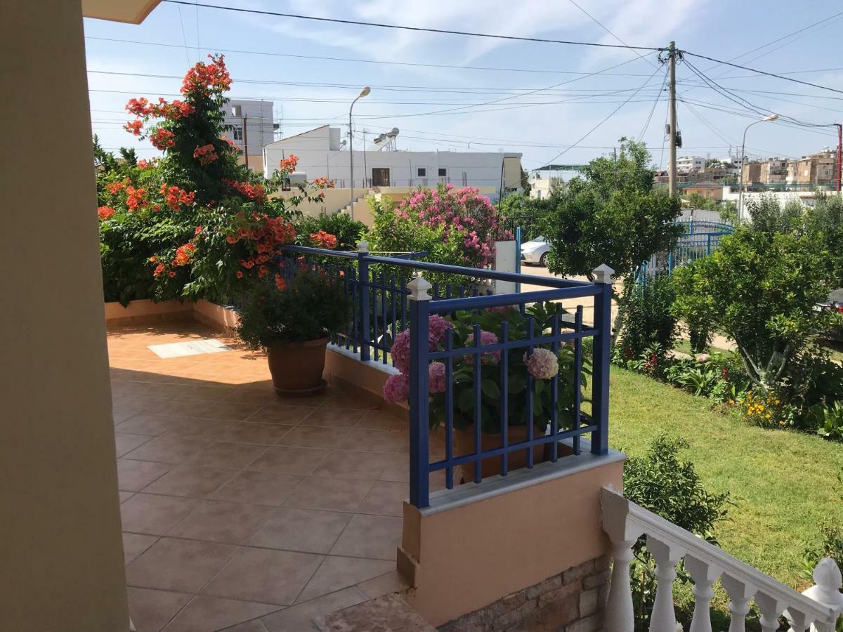 Vila Laura Pasha Βίλα Εξαμίλιο Εξωτερικό φωτογραφία