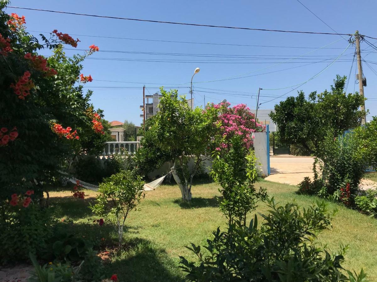 Vila Laura Pasha Βίλα Εξαμίλιο Εξωτερικό φωτογραφία