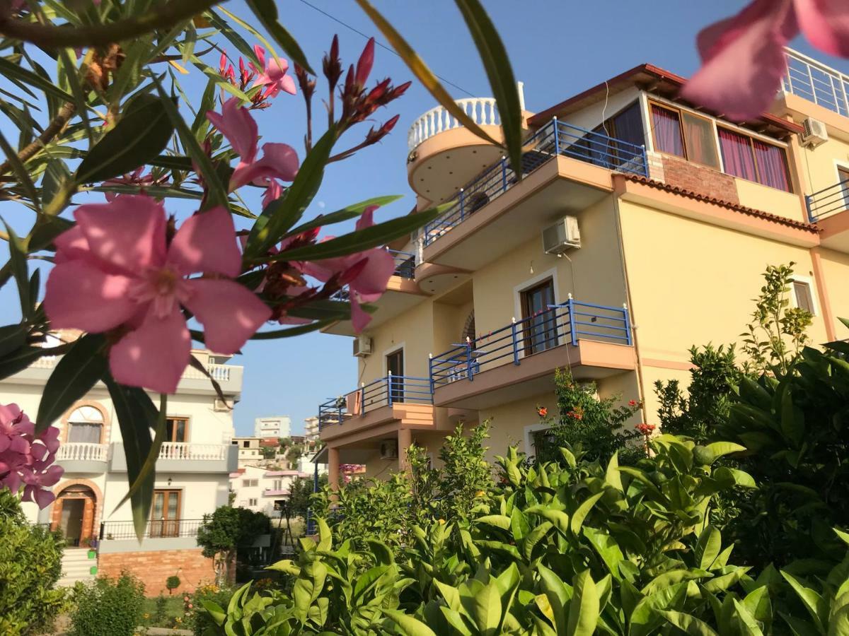 Vila Laura Pasha Βίλα Εξαμίλιο Εξωτερικό φωτογραφία